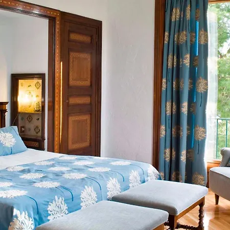 De La Gavina Gl - The Leading Of The World S'Agaro