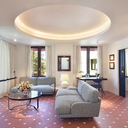 De La Gavina Gl - The Leading Of The World 5*