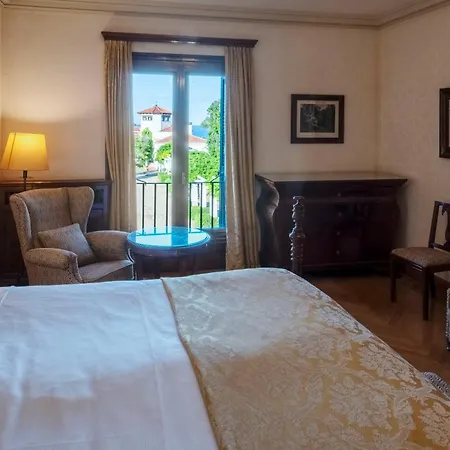 De La Gavina Gl - The Leading Of The World 5*