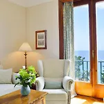 De La Gavina Gl - The Leading Of The World 5*
