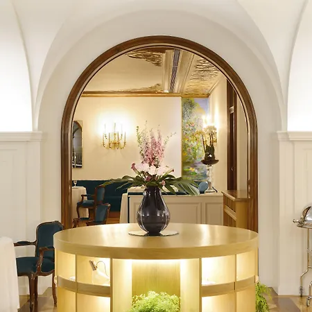 De La Gavina Gl - The Leading Of The World 5*